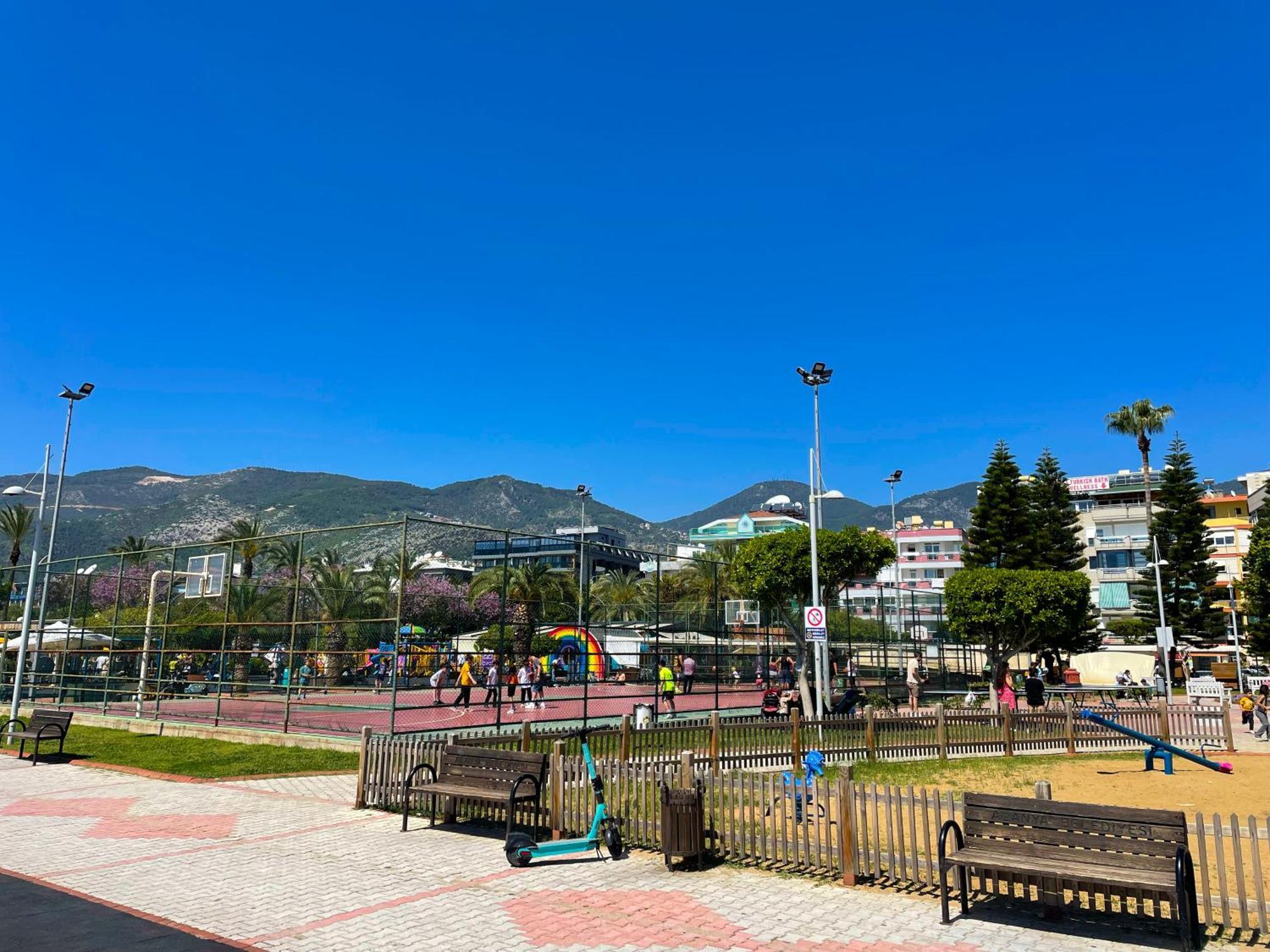 Sa Apartments! 150m To The Daire *