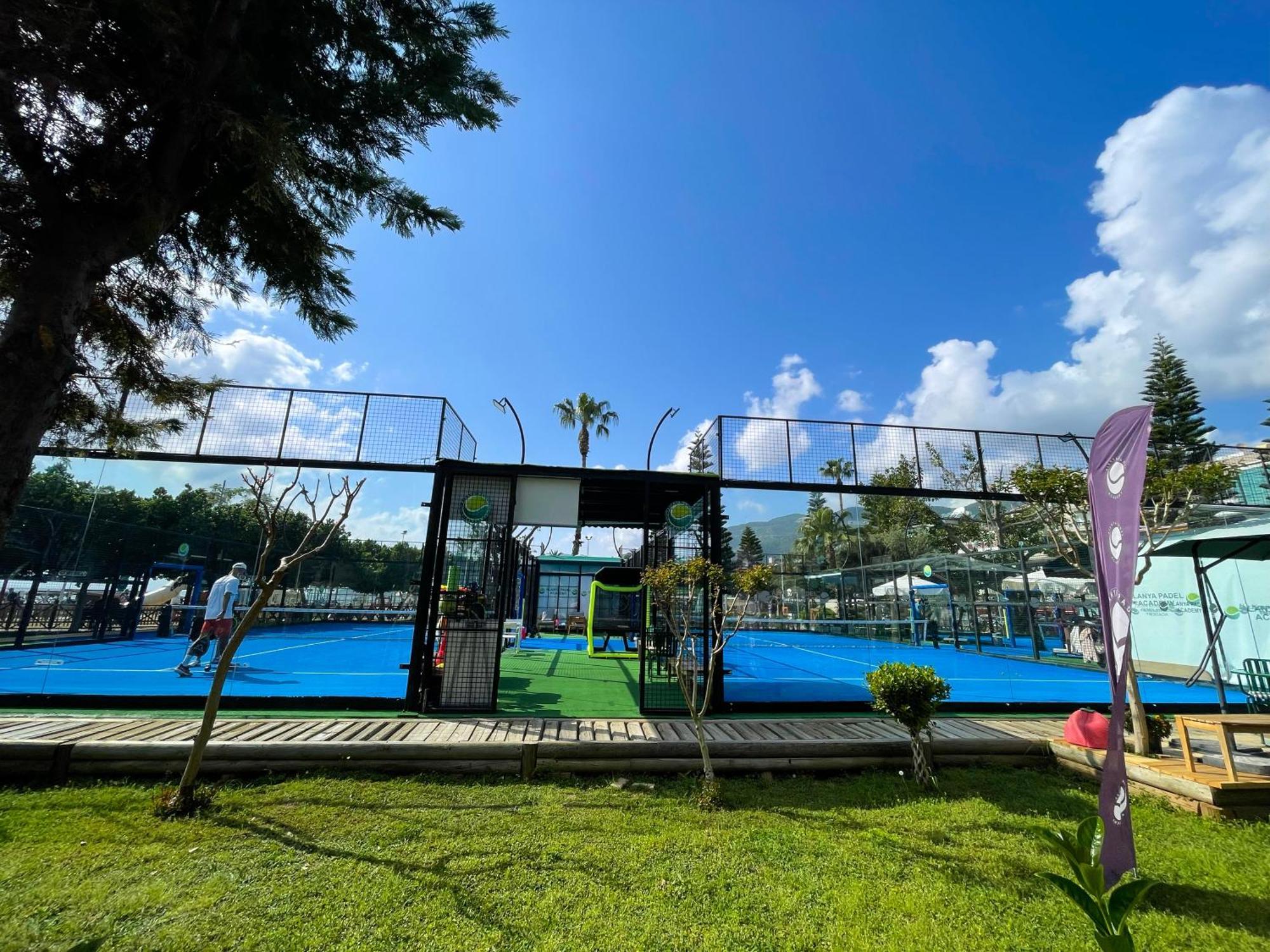 Sa Apartments! 150m To The